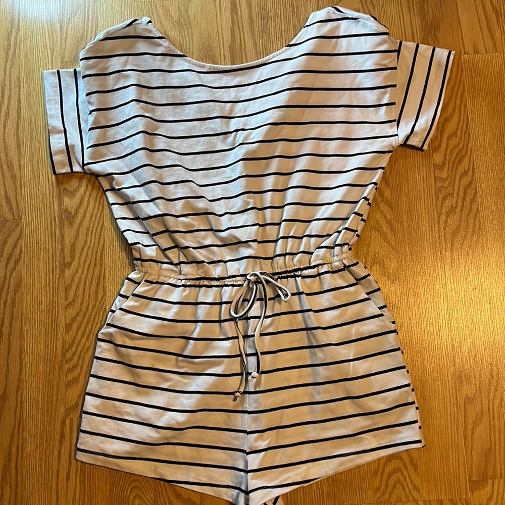 Amazon shorts romper size M